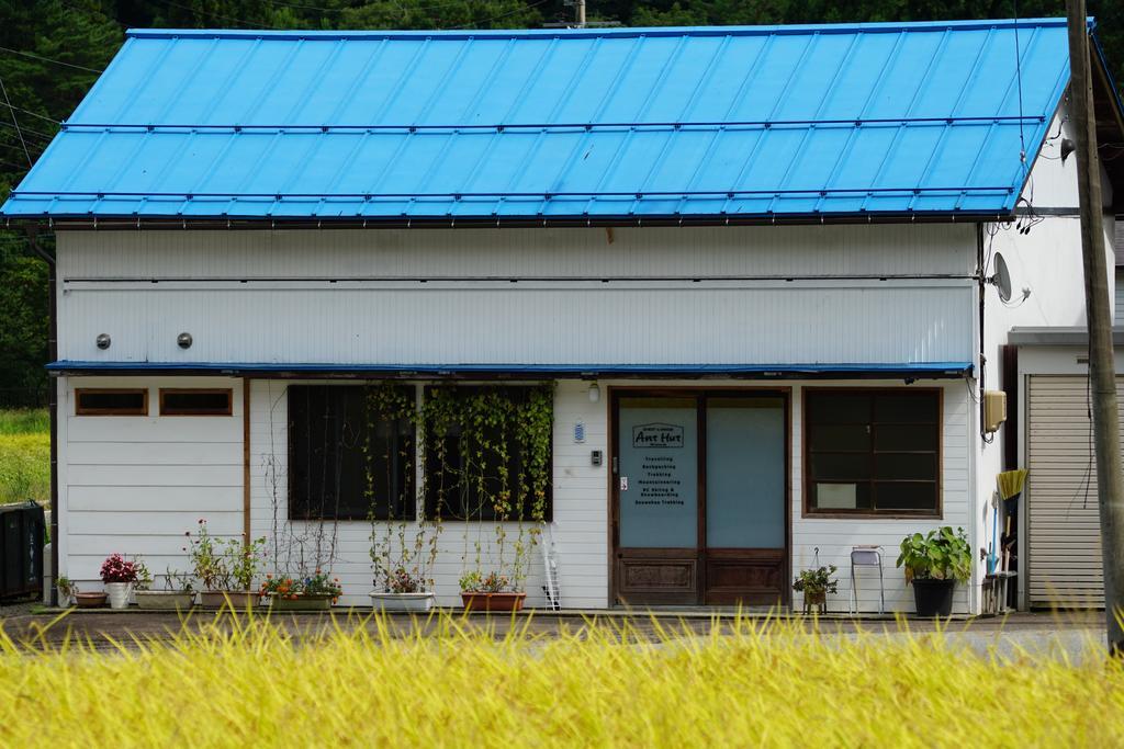 Guesthouse AntHut Shirakawa-gō Extérieur photo